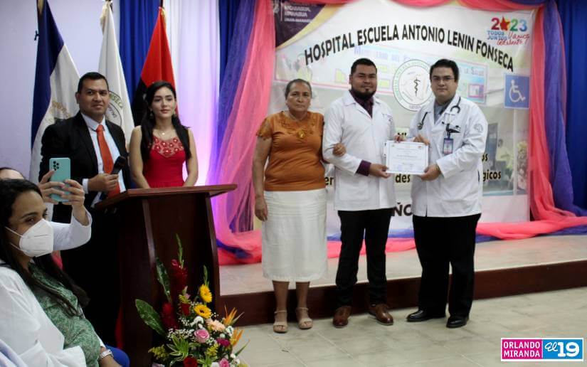 graduaciuon-medicos-especislistas